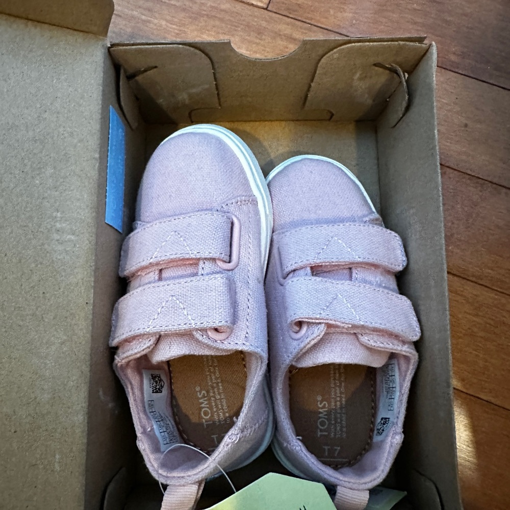 Brand New TOMS Kids Pink Shoes - Tiny size 7